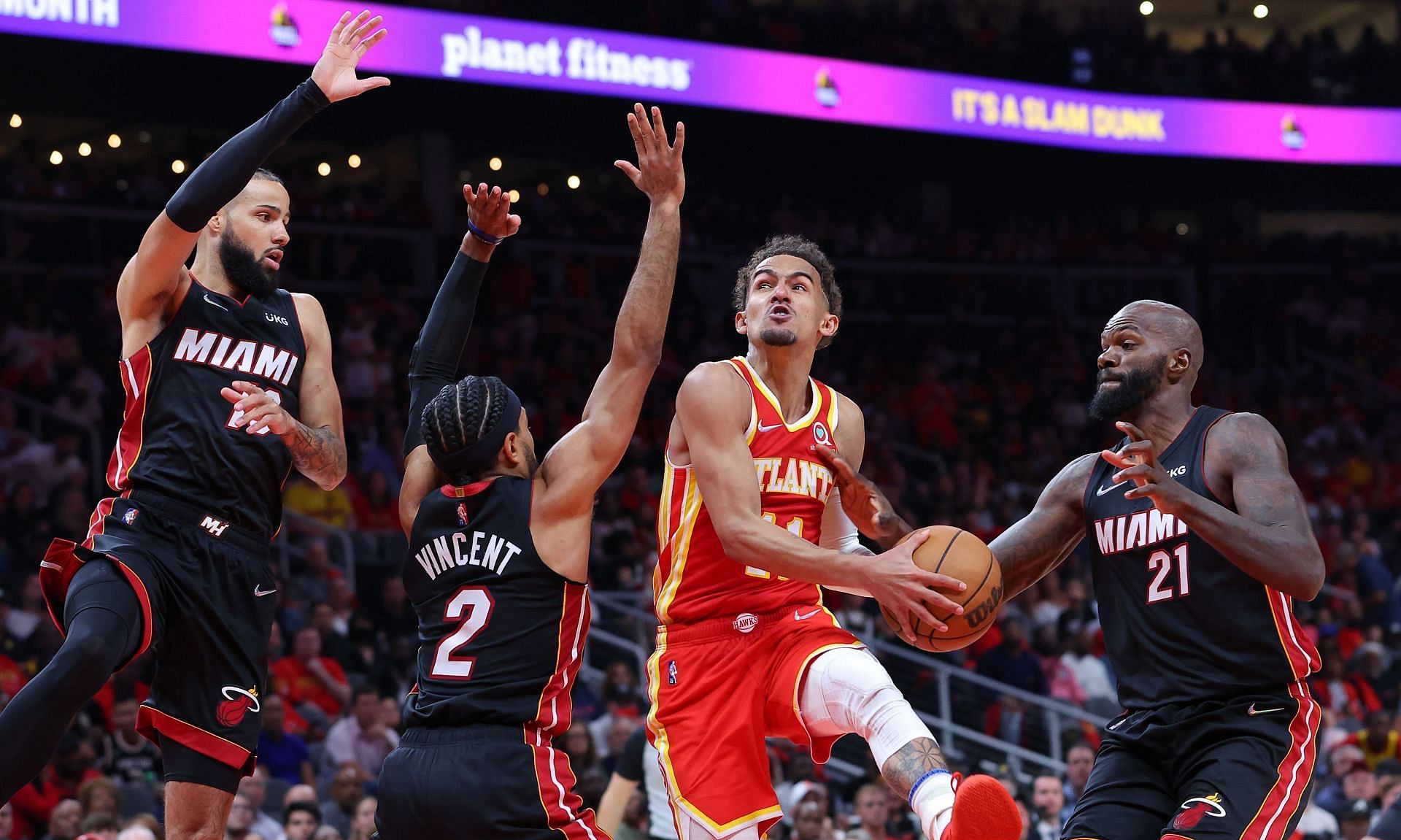 九游最新版本包含蒂姆关键节点回归赛场，老鹰带队取胜！的词条